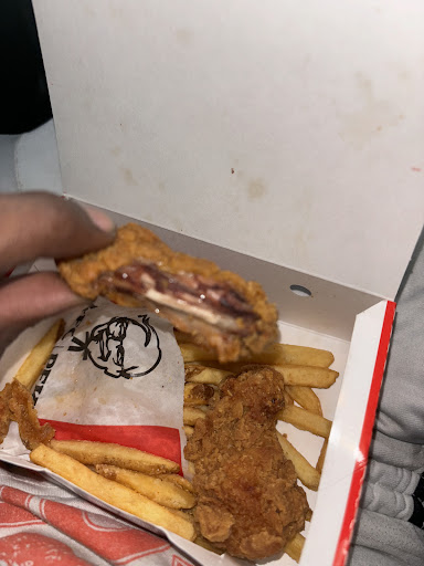 Photo of KFC - 979 Talbot St, St Thomas, ON N5P 1E9